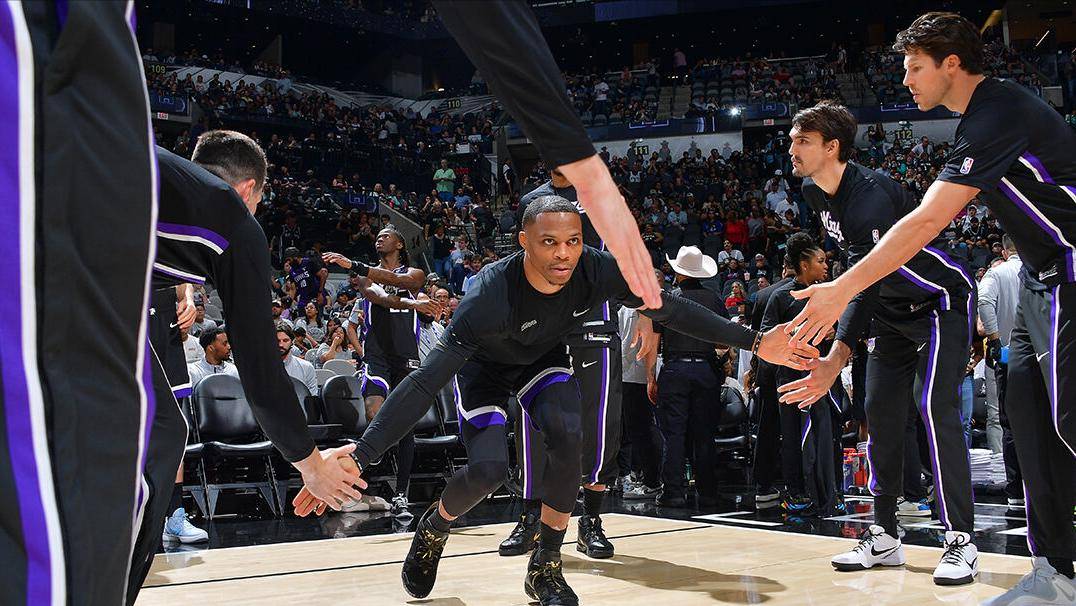 爱游戏官方-包含里程碑夜！新疆广汇队长鼓劲，NBA常规赛国际比赛日刷纪录，球迷炸锅，临场指挥获称赞的词条